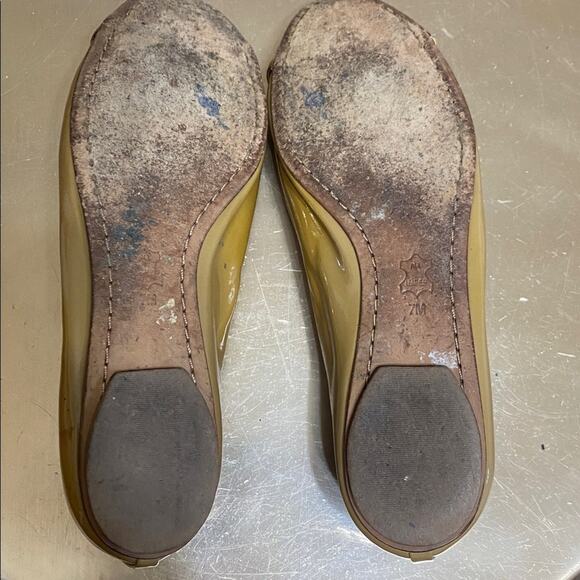 Tory Burch Pacey Ballet Flat Black Tan Patent Leather Cap Toe Gold Logo Preppy - Picture 8 of 11